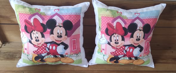 Cojines personalizados con temática de Minnie Mouse